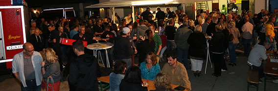 Beste Stimmung bei der abendlichen Blaulichtparty.